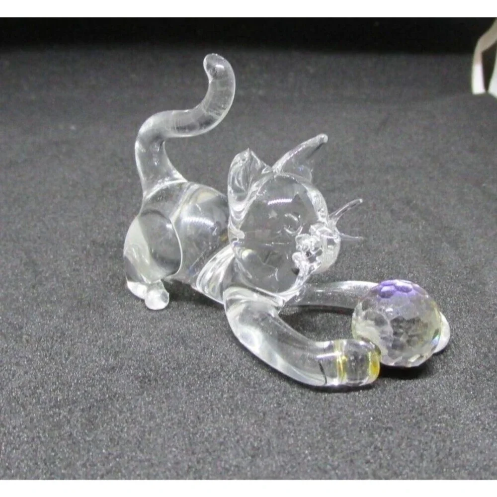 Hand brown Glass Cat Figurine Kitten with Crystal Ball Color Changing Yarn ball